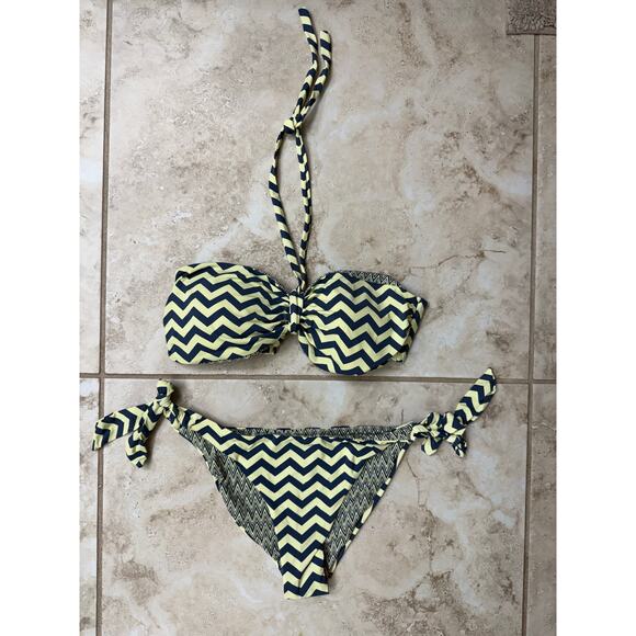 Amazon new yellow grey two piece with pads small swim suit - Picture 2 of 3